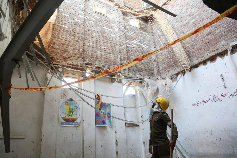Roof collapse at Pakistan school kills 33 - NewsBreak