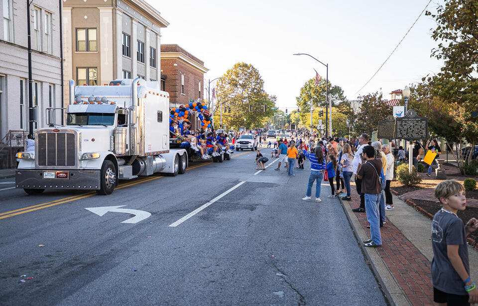 Christian County High School holds first homecoming parade in Hopkinsville | PHOTOS