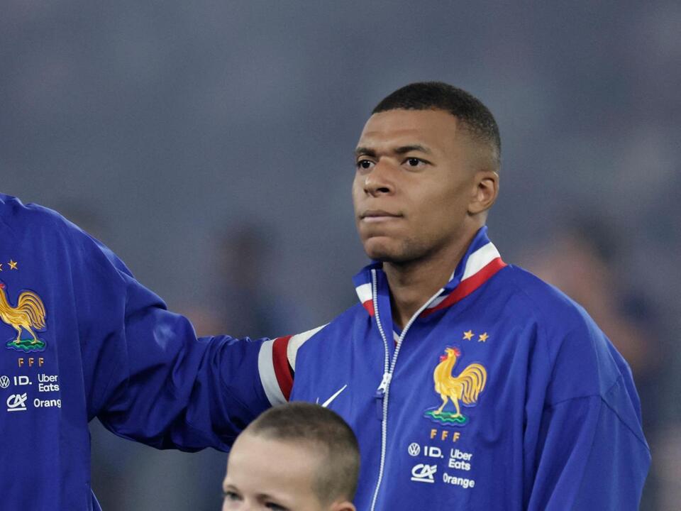 Kylian Mbappe left stunned after France goalkeeper Mike Maignan blasts