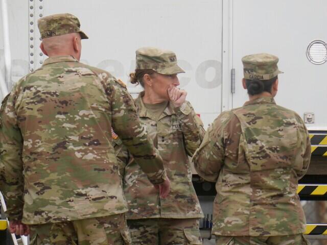 Texas National Guard troops protecting federal property in Chicago area ...