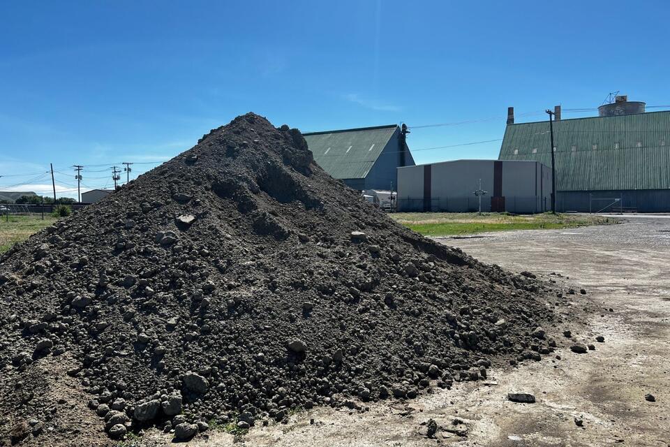 Transform Outdoor Spaces With Clean Fill Dirt From Western Sugar's Processing Site