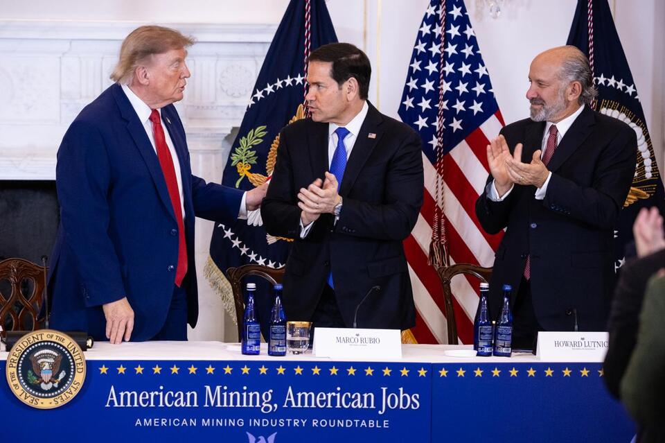 Dems sharpen attack on post-midterm target: Trump’s mineral deals