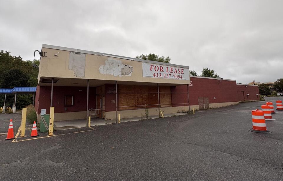 Former Price Chopper sale on hold: Lee officials say contract terms to buy tract ‘materially’ changed from negotiations while seller touts revisions as only ‘details’ added to the document