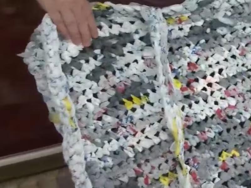 Jackson County woman crafts homeless sleeping mats out of grocery bags