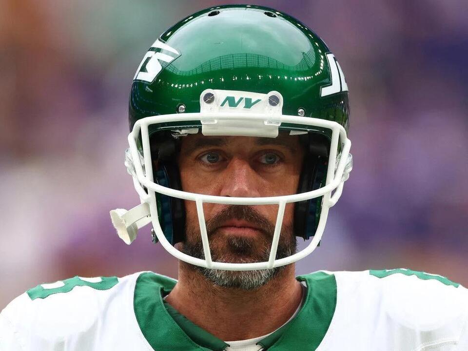 Viral Video Captures Gross Moment from Jets QB Aaron Rodgers During Steelers Loss