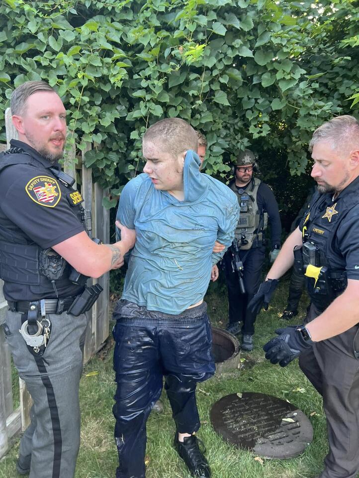 Suspect Wanted In Kentucky Found In Ohio Sewer After Police Chase ...