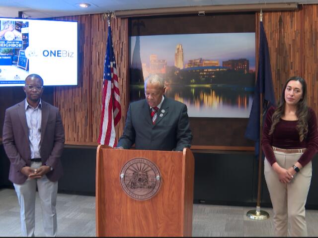 Omaha mayor challenges residents to support students this school year