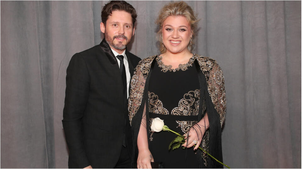 Kelly Clarkson Puts Kids First After Ex Brandon Blackstock's Death -  NewsBreak