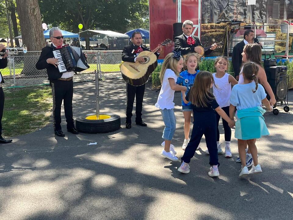 Sandwich Fair draws strong Friday, Saturday crowds - NewsBreak