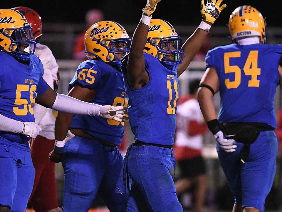 A picksix and three touchdowns leads Wilmingtonarea high school