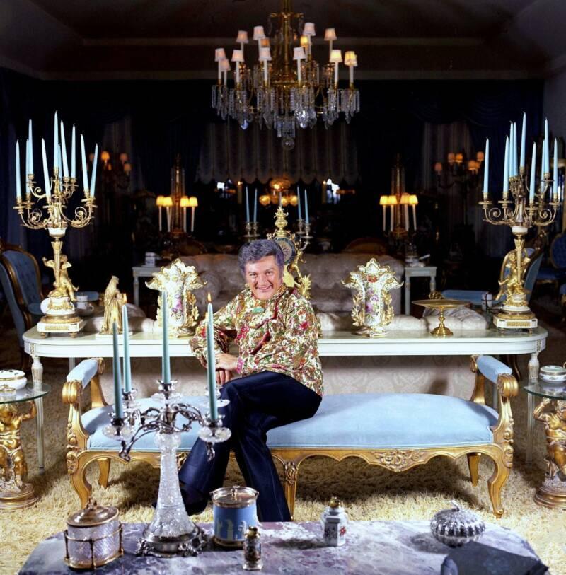 23 Vintage Photos That Prove Nobody Did Showmanship Like Liberace
