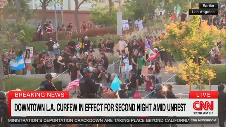 Cnn Reporter Clashes With Lapd As They Force Crew Away From Protest S