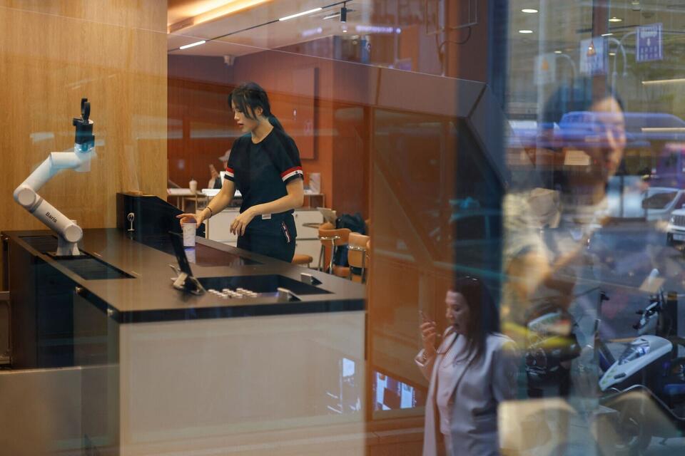 South Korean shops turn to robots, self-service to escape labor woes ...