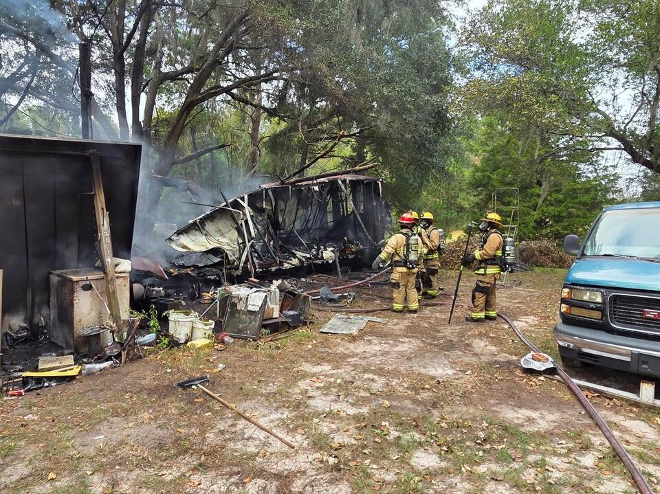 One injured in mobile home fire - NewsBreak