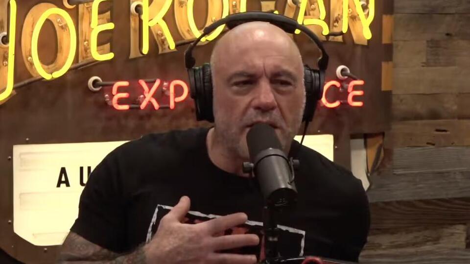 Joe Rogan Slams Trump’s ‘Gaslighting’ on Epstein: ‘Line in the Sand ...