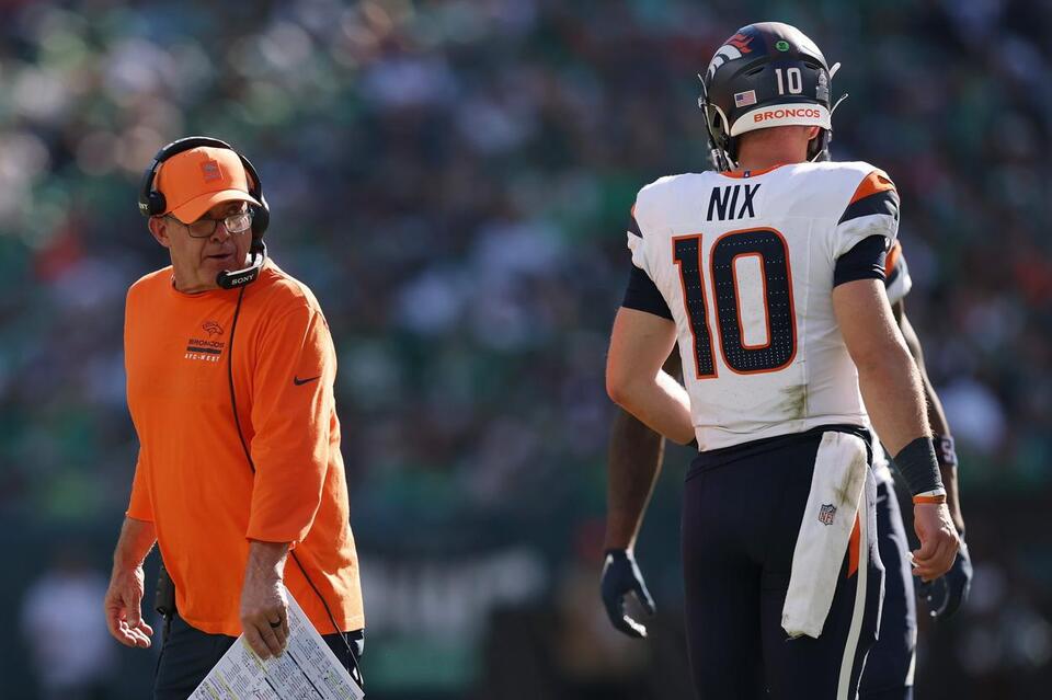 Denver Broncos Beat Philadelphia Eagles 21-17 When It Matters - NewsBreak
