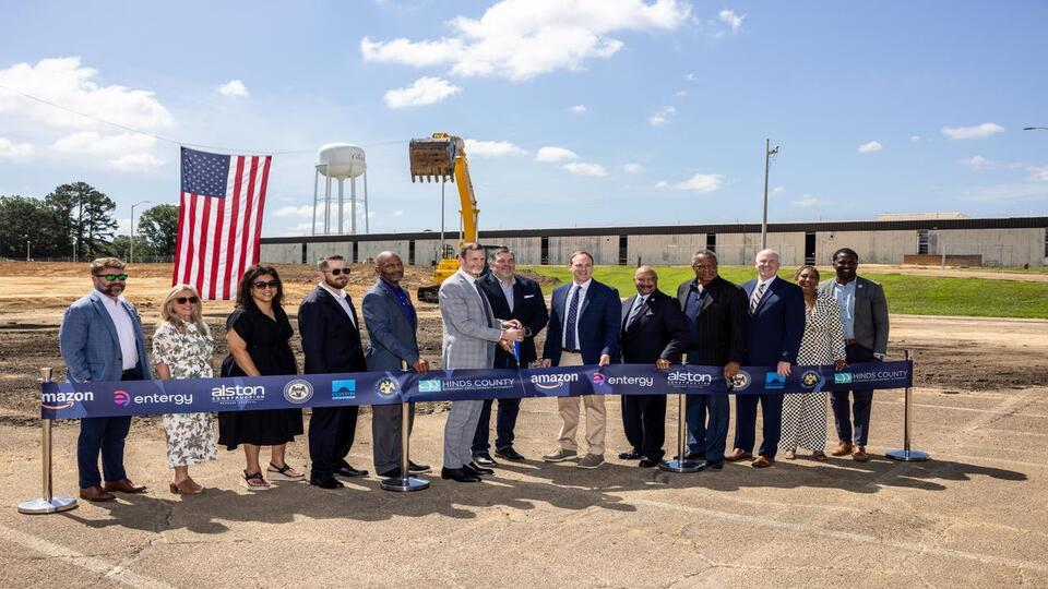 💰 Amazon invests $1B to build data center in Clinton