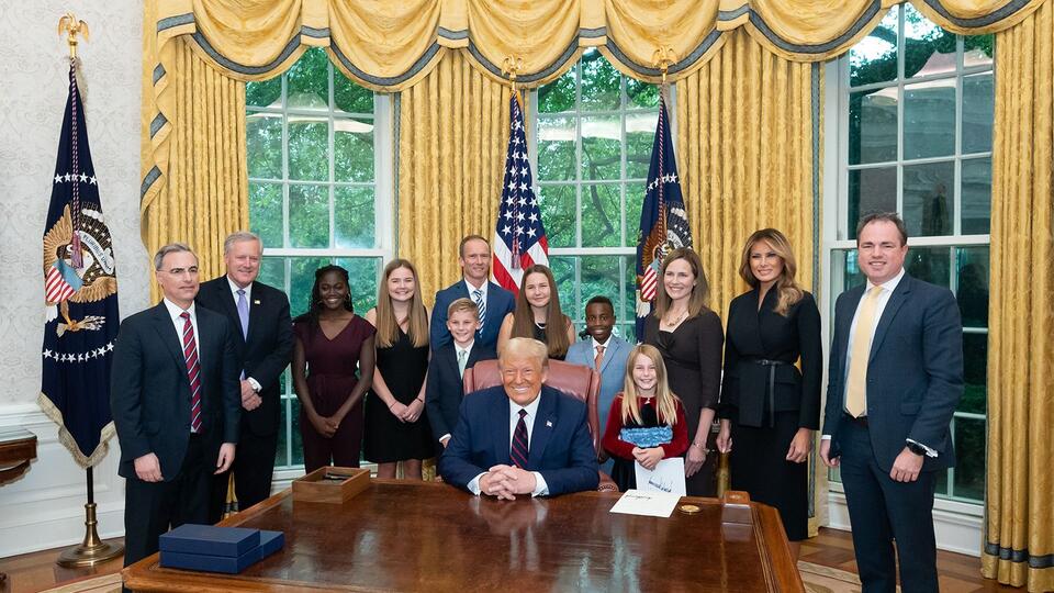 Inside Amy Coney Barrett's White House reception | News Break