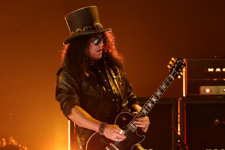 Where to See Guns N' Roses Legend Slash on His 2027 World Tour - NewsBreak