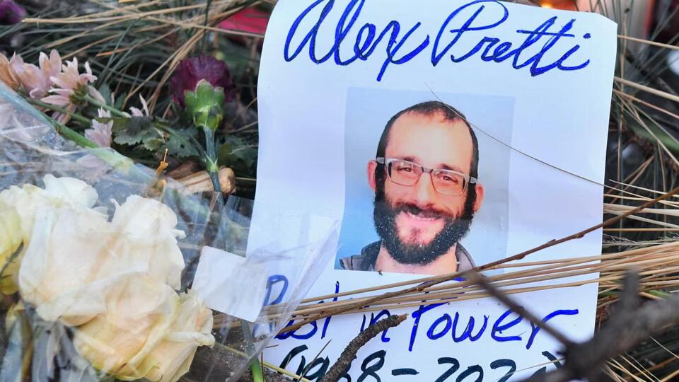 Federal Agents Who Killed ICU Nurse Alex Pretti Placed on Paid Leave ...