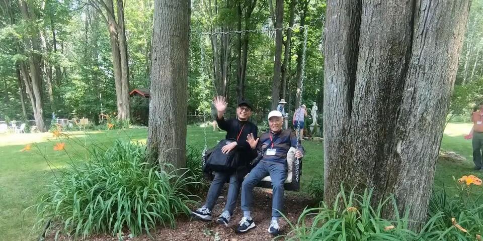 Higashiomi delegates tag along for annual Garden Tour