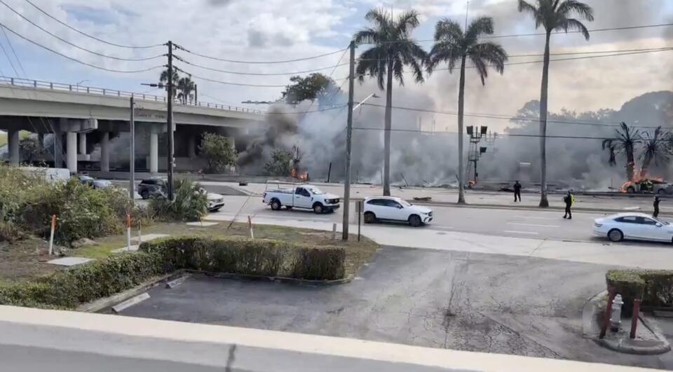 Officials Confirm 3 Dead in Boca Raton Plane Crash, Roads Remain Closed ...
