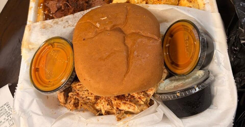 This Under-The-Radar Tennessee Drive-Thru Serves Up The Best Pulled Pork Sandwich Around Memphis