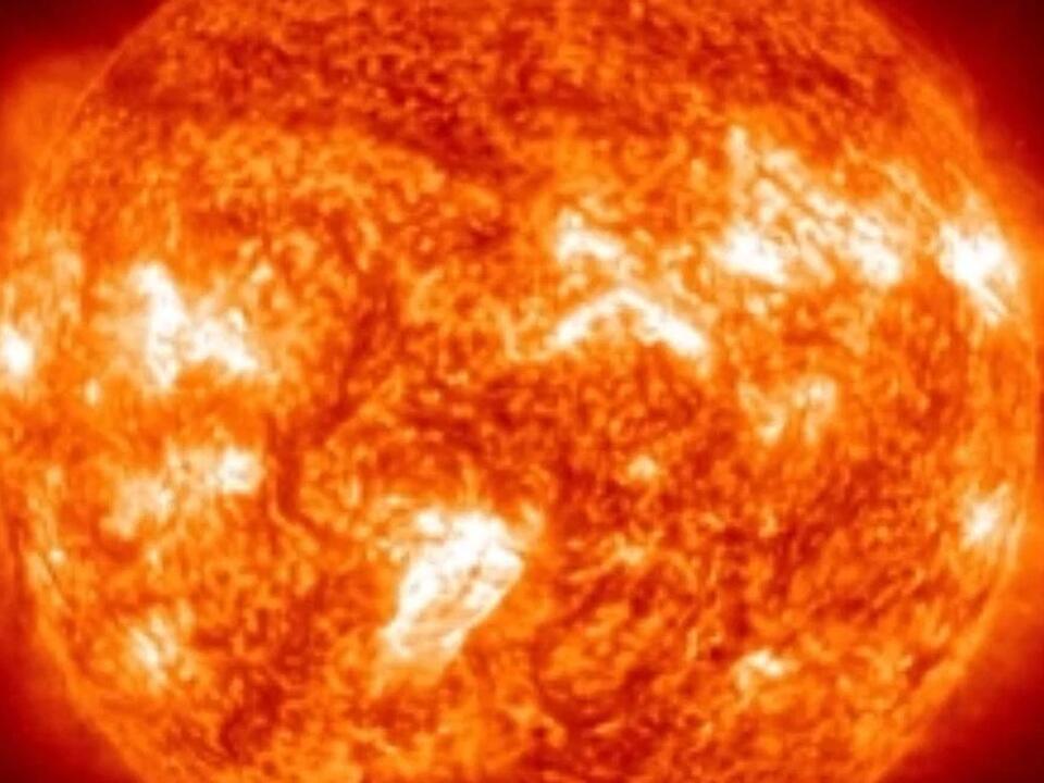 Northern lights to continue as sun reaches solar maximum period