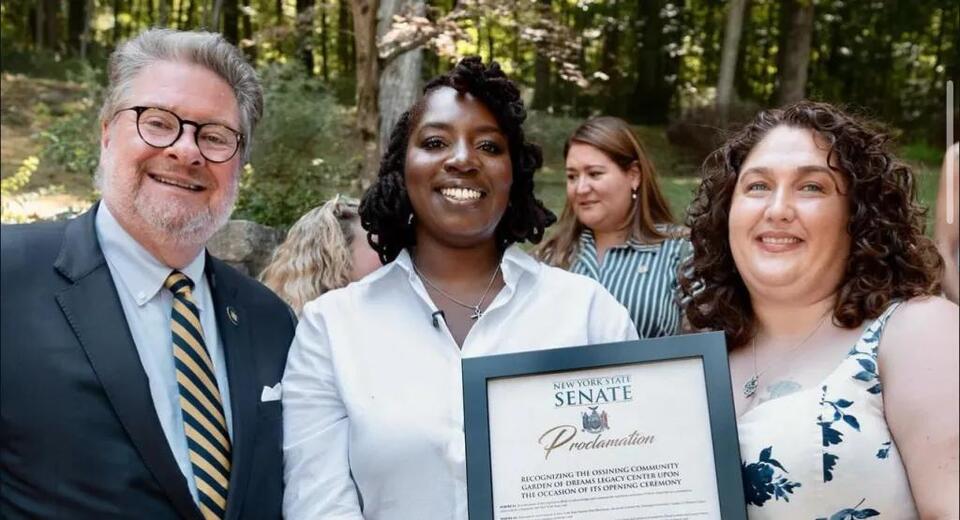 Black Woman Helps Lead New Model for How America Heals - NewsBreak