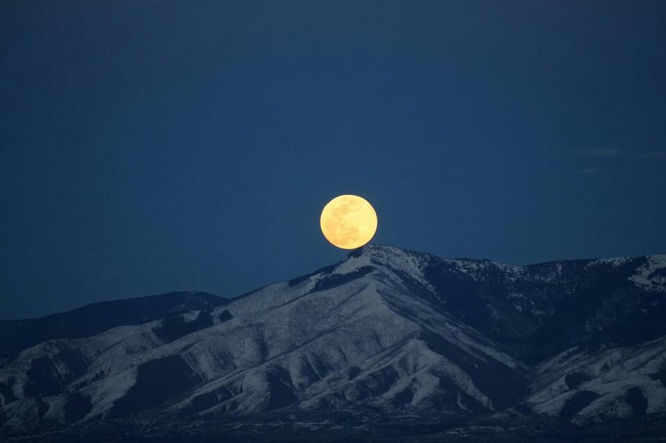 Montana’s Last Supermoon Of The Year Will Light Up The Sky - NewsBreak