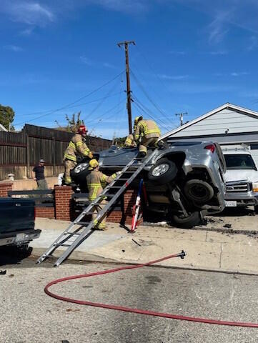 Ventura Firefighters Rescue Trapped Crash Victims - NewsBreak