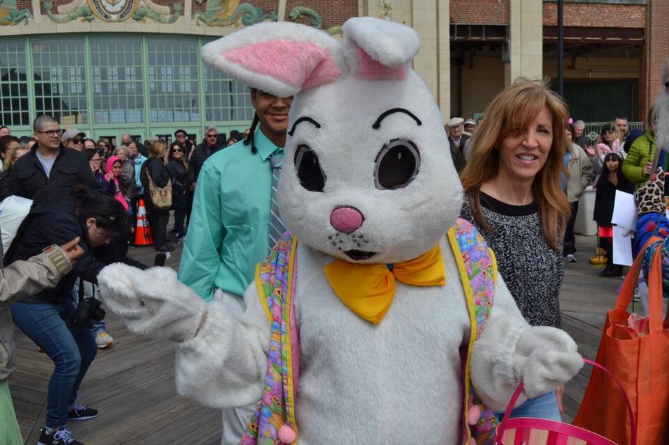 Easter Bunny Tracker 2025: How to see where the Easter Bunny is ...