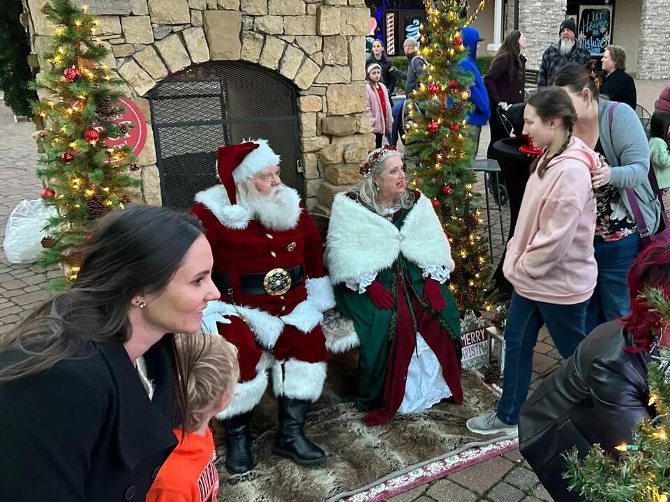 Christmas cheer lights up Jenks RiverWalk