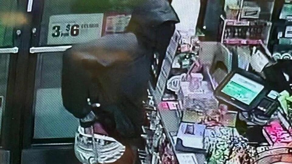 Hobe Sound 7-Eleven robbery suspect arrested after SWAT team breaks ...