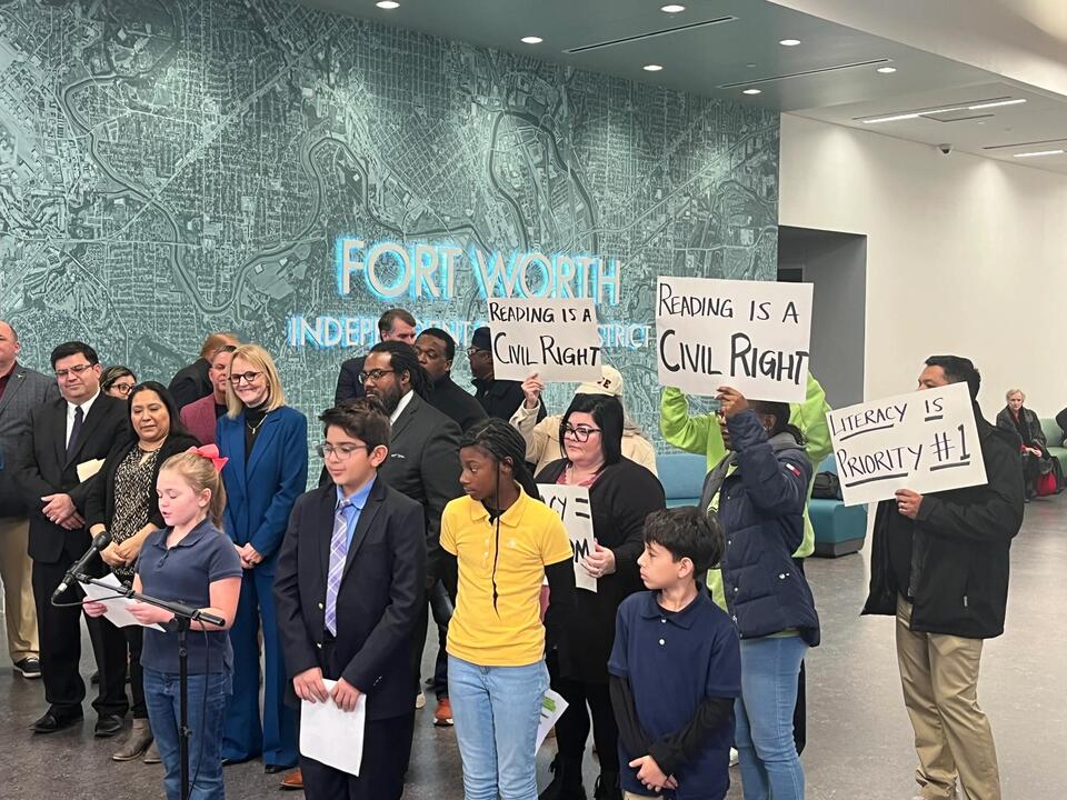 <div>Fort Worth ISD in 'crisis' over student literacy - NewsBreak</div>
