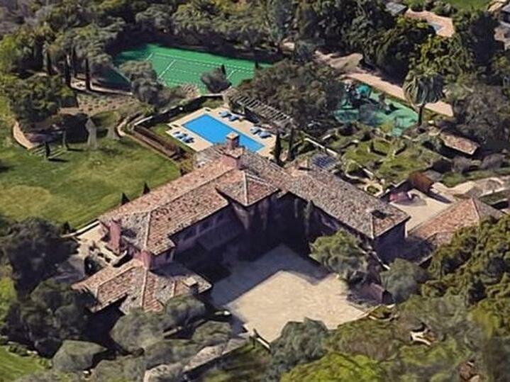 Meghan Markle and Prince Harry 'snubbed' by neighbor who gives damning 7word verdict