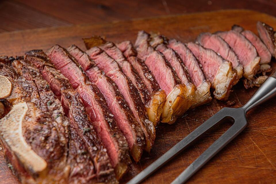 LongHorn Steak 6 Ounce Portion Sparks Viral Debate Over Shrinkflation ...