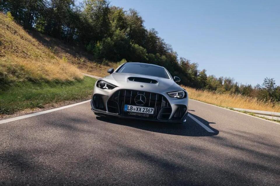 Mercedes-AMG CLE 646 Spezialanfertigung Goes Full V8 - NewsBreak