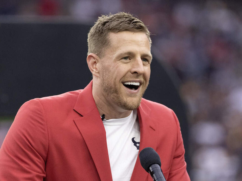 JJ Watt Doesn’t Hold Back on Justin Fields Amid Potential Benching