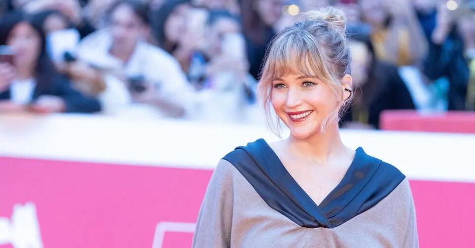 Jennifer Lawrence Reveals She Feels Less 'Anxiety' Filming Intimate ...