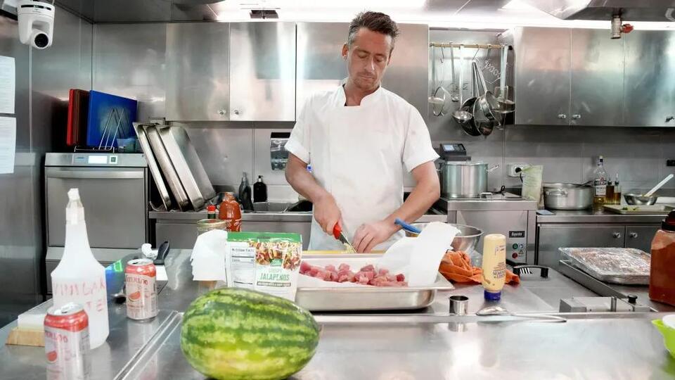 Below Deck Down Under’s Captain Jason Reveals How Chef Ben Robinson ...