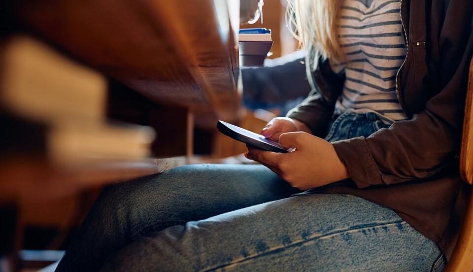 Disconnecting distractions bg city school students required to comply