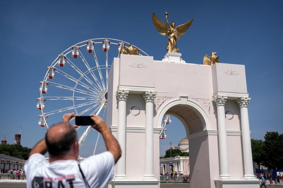 Trump plans to fast-track arch despite legal challenge - NewsBreak