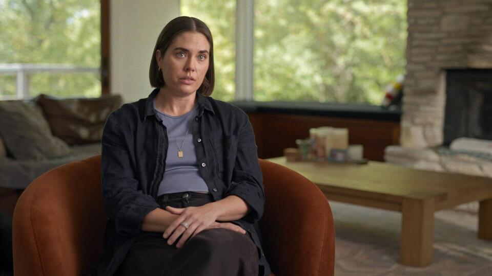 Who Is Caitlin Cash? All About the Friend Who Discovered Moriah Wilson ...