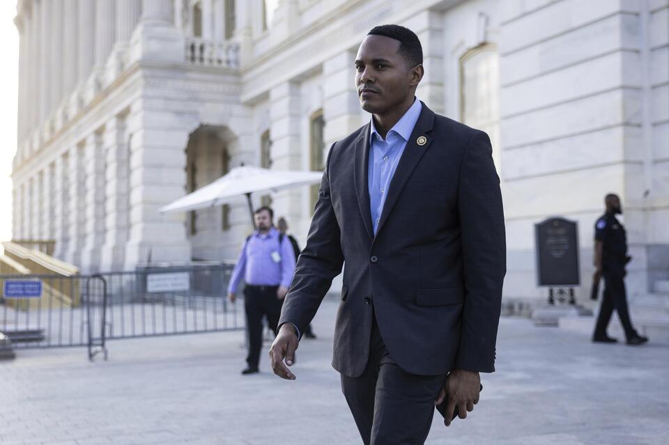 Democratic group walks back ‘gerontocracy’ swipe against Maxine Waters ...