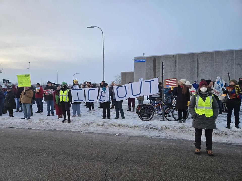 Inside the group that helps ICE detainees released from Whipple find ...