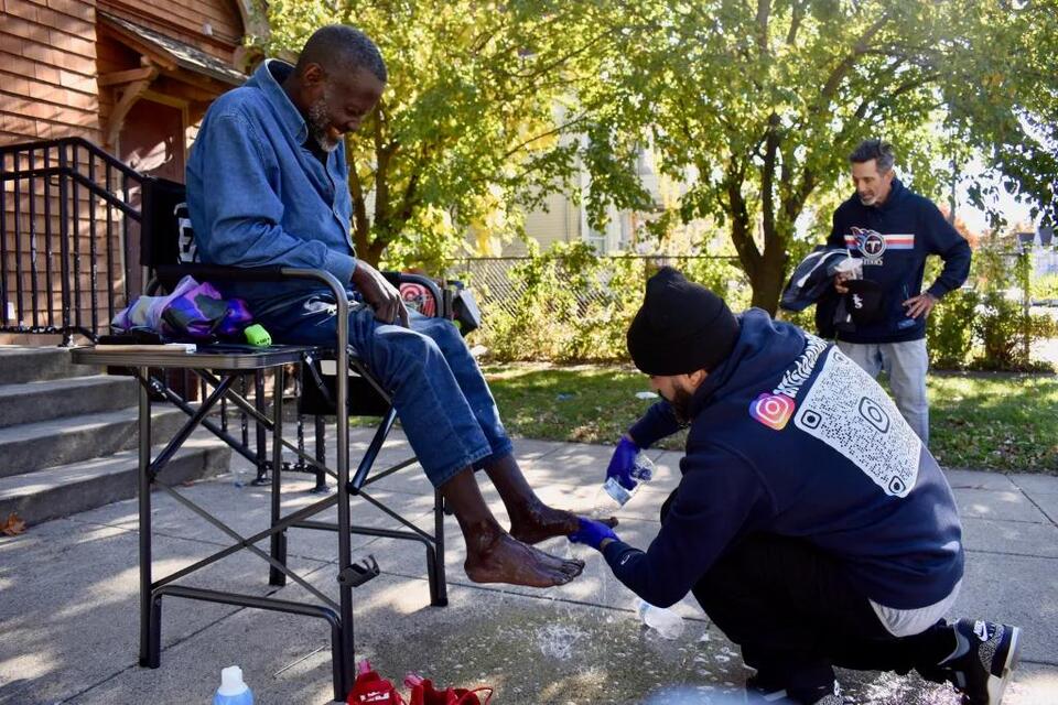 Street Barber Sets Up Shop