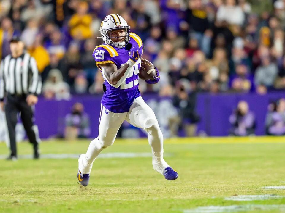 “Do Not Lose Week 1 Again” LSU Tigers Fans Massively Concerned About