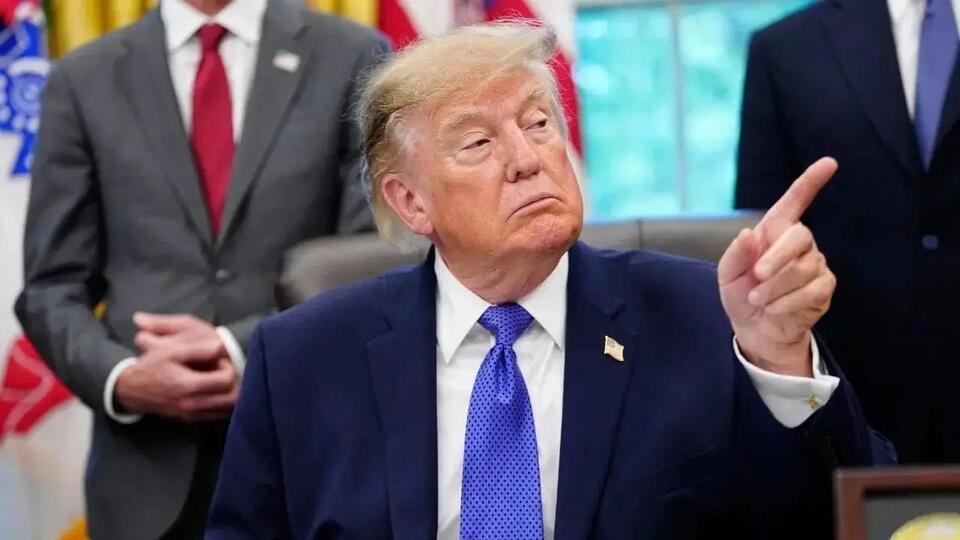 Trump Slammed by Critics After Claiming He Doesn't 'Go Around Calling ...