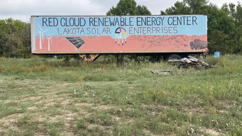 Pine Ridge solar nonprofit trains workers for high-paying jobs - NewsBreak